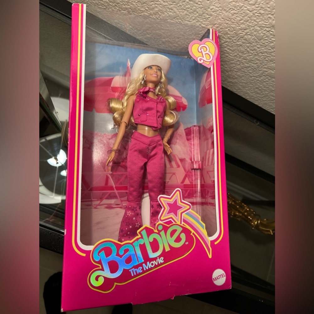Mattel Movie Margot Robbie Barbie Western Outfit Collectible *damaged box*